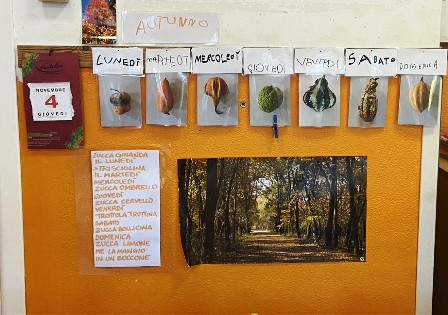 Calendario, realizzato dai bambini, con sette zucche
