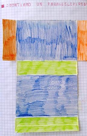 Pagina di quaderno con disegni di solidi